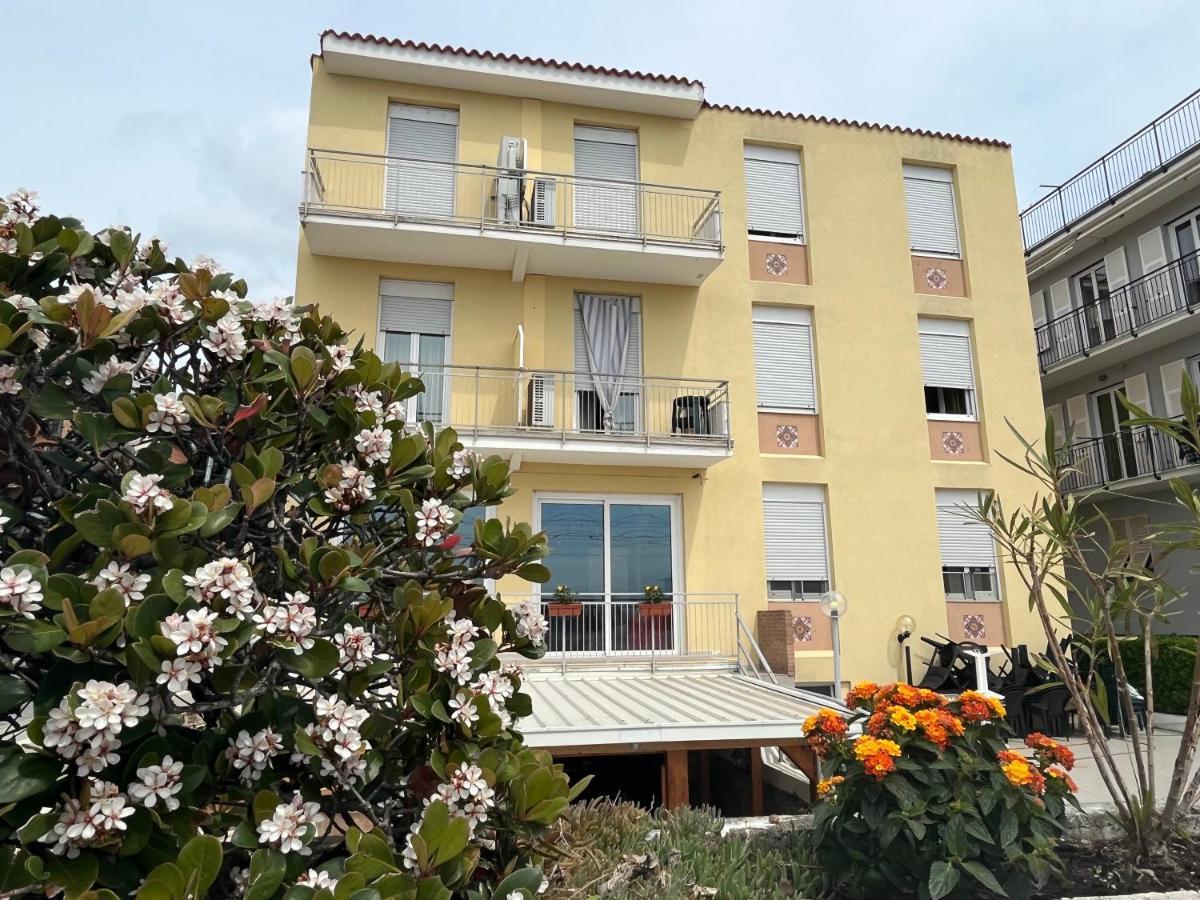 Piccolo Hotel Di Лаваня Екстериор снимка